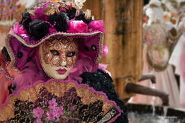 Photo : Tag Regards Masques vénitiens à Martigues - 2007 - Premier défilé des Flâneries au miroir