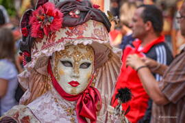 Photo : Tag Regards Masques vénitiens à Martigues - Visage de porcelaine