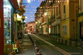 Photo : Tag Venise Provençale - Rue de la république à Martigues, durant la période de noël