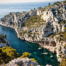 Photo : Marseille Cassis et les-Calanques -  Calanques En Veau vu de la crête