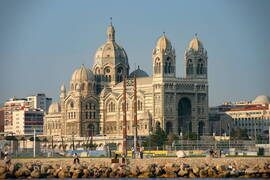 La cathédrale de la Major ou basilique de Sainte-Marie-Majeure.