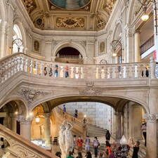 Escalier-Opera-Montpellier.jpg