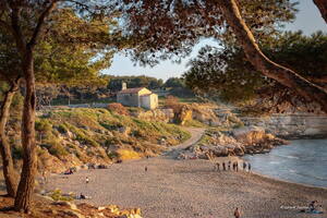 Photo : Martigues en photos -  l’Anse et la Plage de Sainte Croix