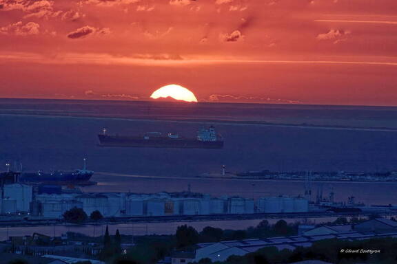 Photo : Martigues en photos -  Le Canigou vu de martigues