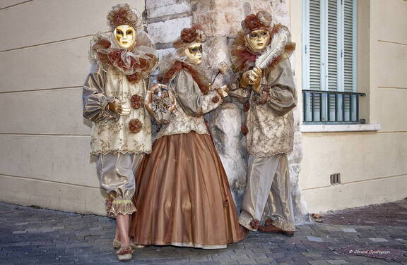 Photo : Photos des  Flaneries au miroir -  Trio masqués