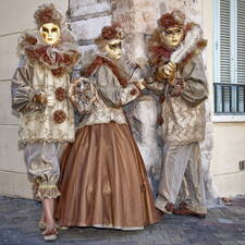 Trio-Masques-Quai-Poterne.jpg