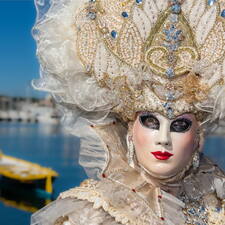 Photo : GBopassions Photos -  Au bord  du canal  de la venise provençale