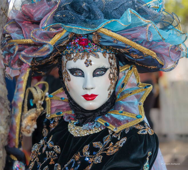 Photo : Martigues en photos -  « T'as d'beaux yeux, tu sais. » 