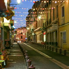 Photo : Martigues en photos -  Rue de la république à Martigues, durant la période de noël