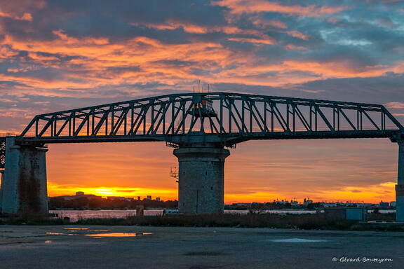 Photo : Martigues en photos -   Pont ferroviaire tournant de caronte