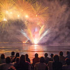 Photo : Martigues en photos -  Feu d'artifice fête Vénitienne à Martigues