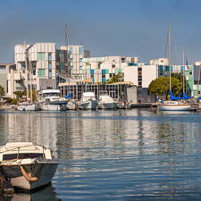 Martigues-Mairie-Canal-Baussengues.jpg