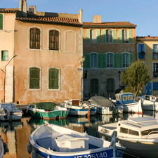 Martigues-Quai-De-La-Poterne.jpg