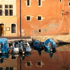 Martigues-Reflets-dans-le-canal.jpg