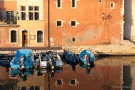 Reflets sur le canal de baussenge à martigues