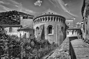 Photo : Paysages en Noir & Blanc -  Abbaye de Gellone a Saint-Guilhem-le-Desert