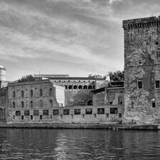 Photo : Paysages en Noir & Blanc -  Fort Fanal et la tour du roi René