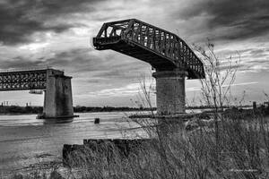 Photo : Paysages en Noir & Blanc -  Pont Tournant de caronte