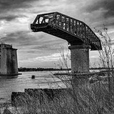 Photo : Paysages en Noir & Blanc -  Pont Tournant de caronte