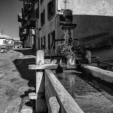 Photo : Paysages en Noir & Blanc -  Fontaine dans Saint-Véran