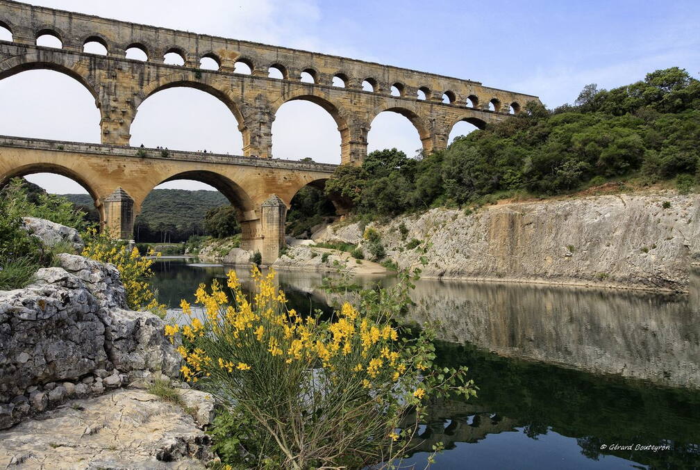   - Le pont du Gard vu depuis la rive du Gardon  | GBopassions Photos
