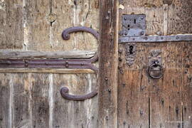 Portes de la basilisque notre dame à Orcival