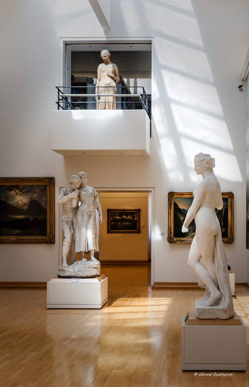 Ateliers sur le thème trois - Trois statues et trois tableaux Dans le Musée d'Art Roger Quilliot de Montferrand. | GBopassions Photos