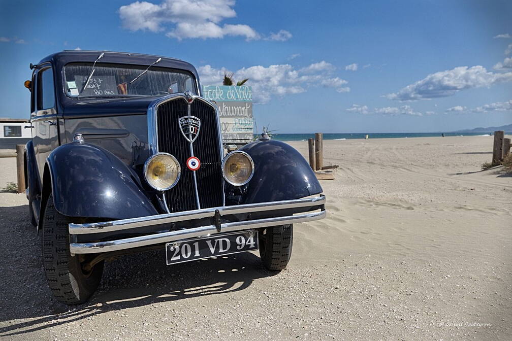 - Une octogénaire à la plage Peugeot 201! | GBopassions Photos