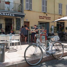 Photo : Mobilité et moyens de transport -  Vélo blanc