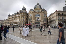 Photo : Une journée à Nimes et à Montpellier -  Religieuses en promenade