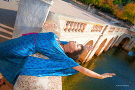 Photo : Une journée à Nimes et à Montpellier -  Plongeon  depuis le pont